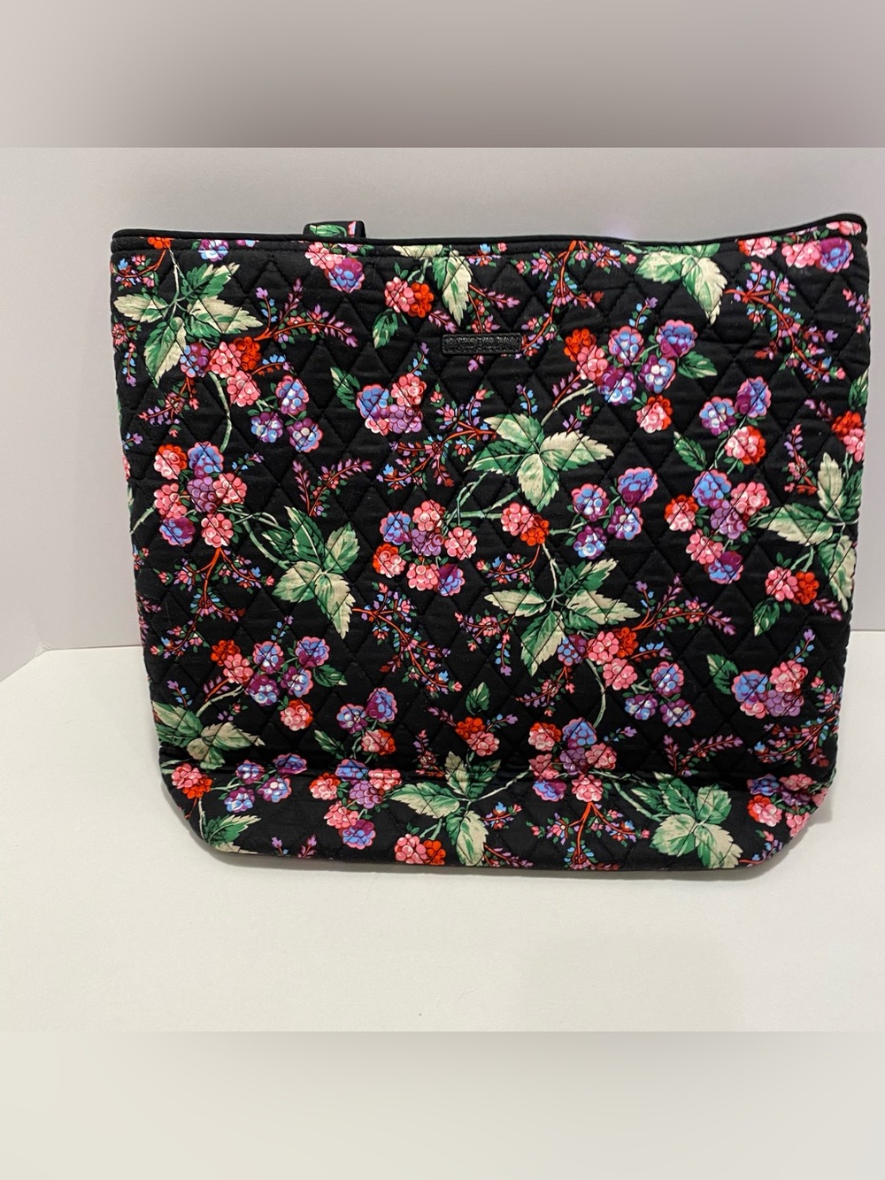 Vera Bradley Tote NWOT. Snap close Winterberry